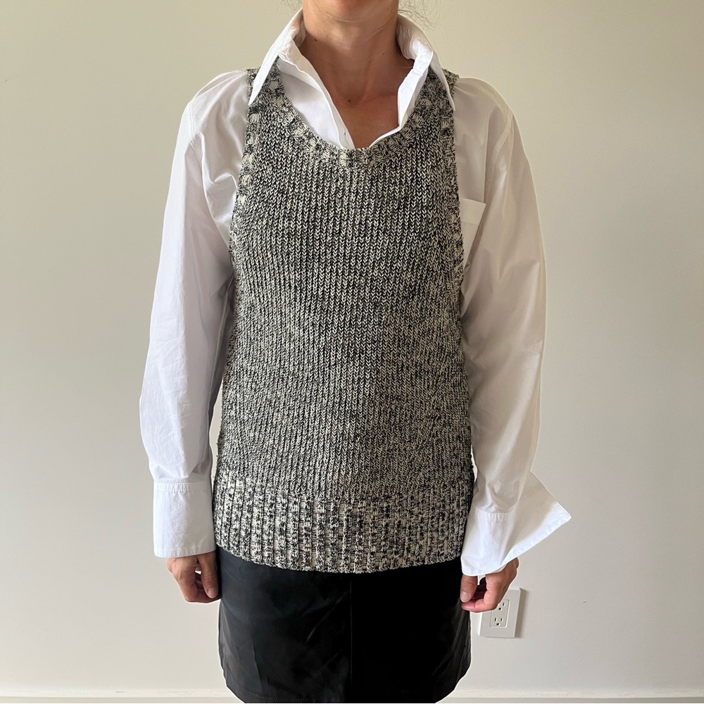 Women’s Grey Knit Sleeveless Sweater Vest